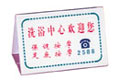 ̨95